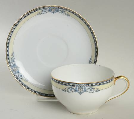 Chanesta Oversized Cup & Saucer Set