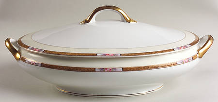 Chanossa Oval Covered Vegetable