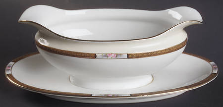 Chanossa Gravy Boat with Attached Underplate