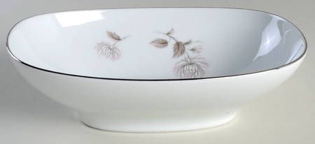 Charlotte 9" Oval Vegetable Bowl