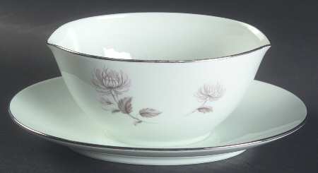 Charlotte Gravy Boat with Attached Underplate