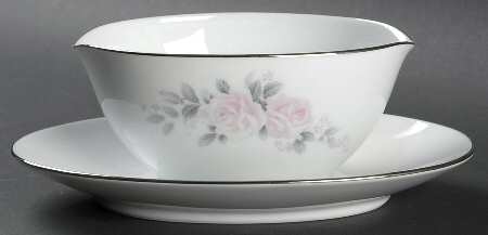 Charmaine Gravy Boat with Attached Underplate