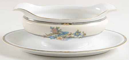 Charmeuse Gravy Boat with Attached Underplate