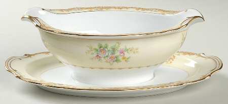 Charmis Gravy Boat with Attached Underplate