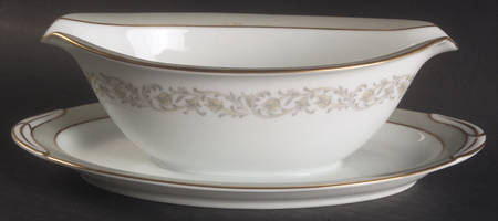 Chartres Gravy Boat with Attached Underplate