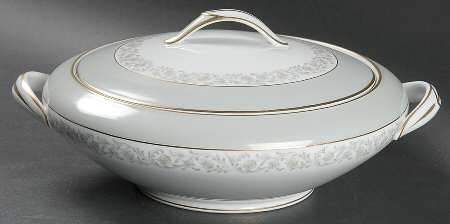 Chartres Round Covered Vegetable