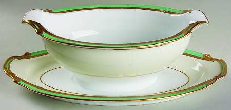 Chatfield Gravy Boat with Attached Underplate