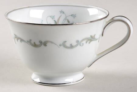 Chaumont Footed Cup