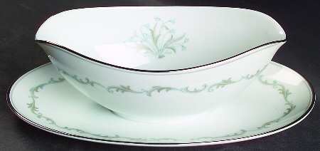 Chaumont Gravy Boat with Attached Underplate