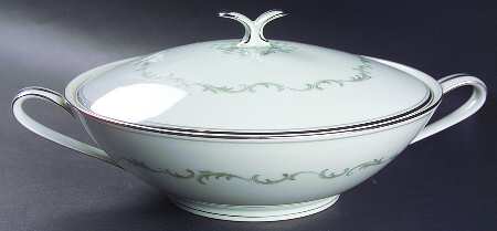 Chaumont Round Covered Vegetable