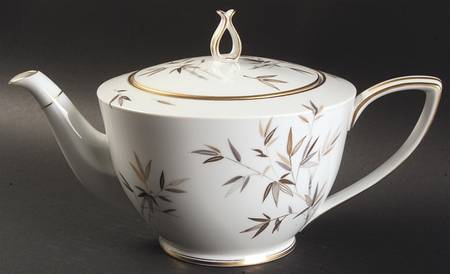 Cho-Cho-San (6936) Teapot & Lid