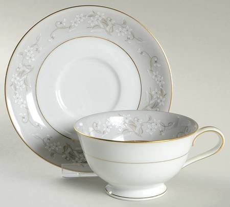 Chelsea Footed Cup & Saucer Set