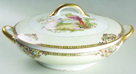 Chelsea Round Covered Vegetable