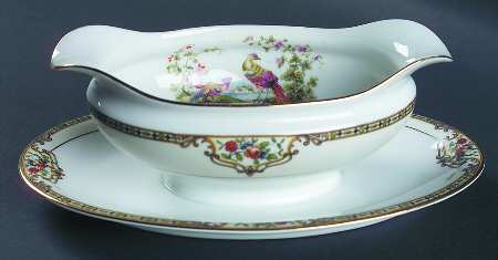 Chelsea Gravy Boat with Attached Underplate