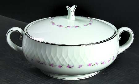 Cheri Round Covered Vegetable