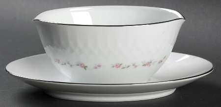 Cheri Gravy Boat with Attached Underplate