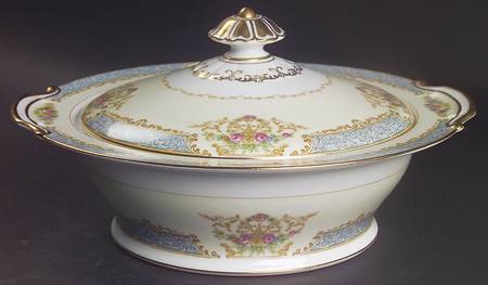 Chevonia Round Covered Vegetable