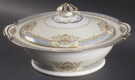 Chevonia Round Covered Vegetable