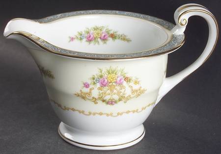 Chevonia Creamer