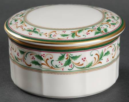 Christmas Garland Round Box & Lid