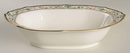 Christmas Garland 10" Oval Vegetable Bowl