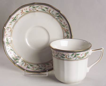 Christmas Garland Flat Cup & Saucer Set