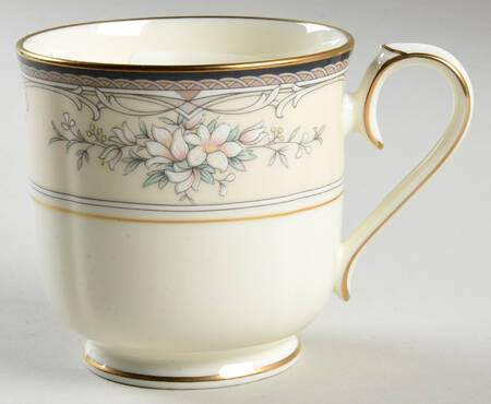 Churchill Footed Cup