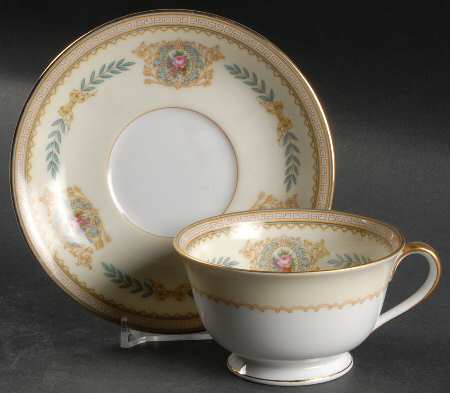 Ciro Footed Cup & Saucer Set