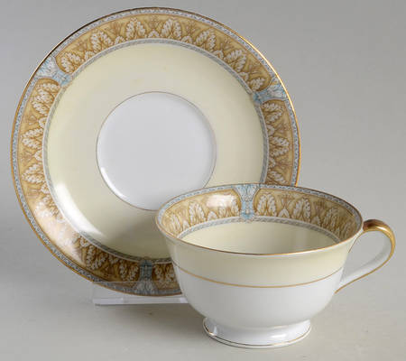 Claire Footed Cup & Saucer Set