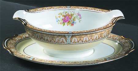 Claire Gravy Boat with Attached Underplate