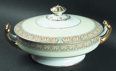 Claire Round Covered Vegetable
