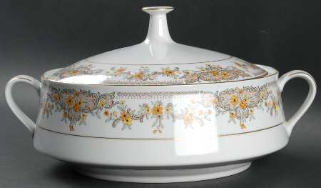 Clara Round Covered Vegetable