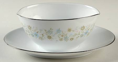 Clarinda Gravy Boat with Attached Underplate