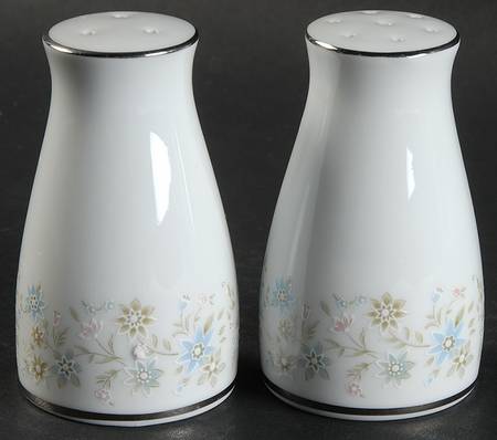 Clarinda Salt & Pepper Set