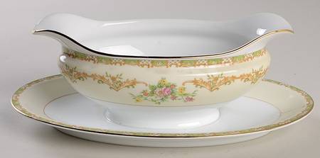 Claudia Gravy Boat with Attached Underplate