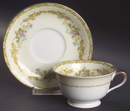Claudia Footed Cup & Saucer Set