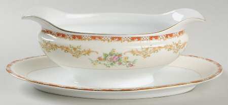 Claudette Gravy Boat with Attached Underplate