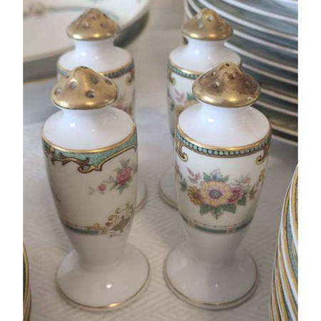 Clintonia Salt & Pepper Set