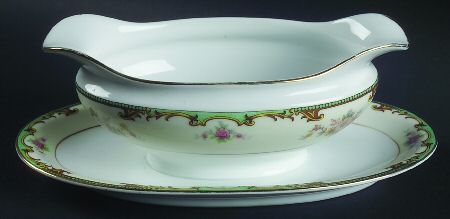 Clintonia Gravy Boat with Attached Underplate