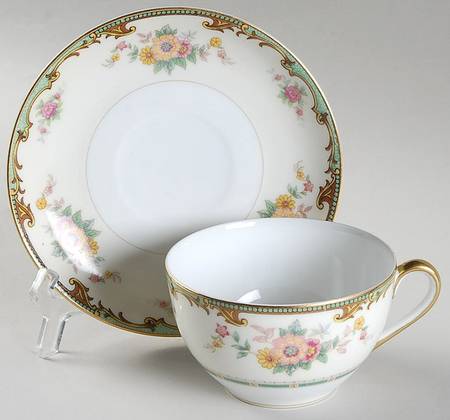 Clintonia Flat Cup & Saucer Set