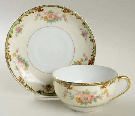 Clintonia Flat Cup & Saucer Set