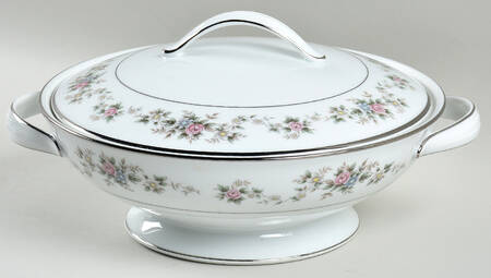 Closter Round Covered Vegetable