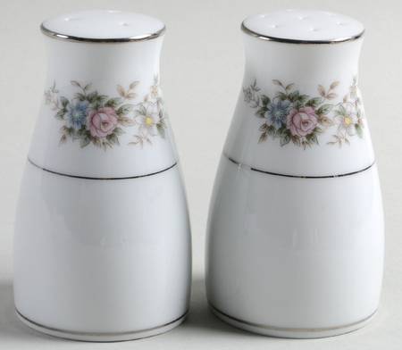 Closter Salt & Pepper Set