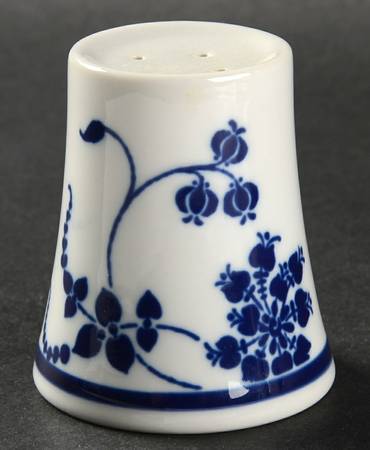 Clinging Vine Pepper Shaker