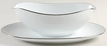 Colony Gravy Boat with Attached Underplate by Noritake