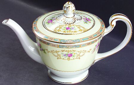 Colby (Blue on Edge) Teapot & Lid