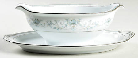 Colburn Gravy Boat with Attached Underplate