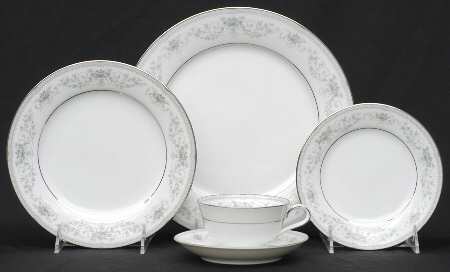 Colburn 40 Piece Estate Set