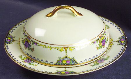 Colonade Round Covered Butter
