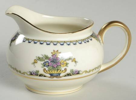 Colonade Creamer